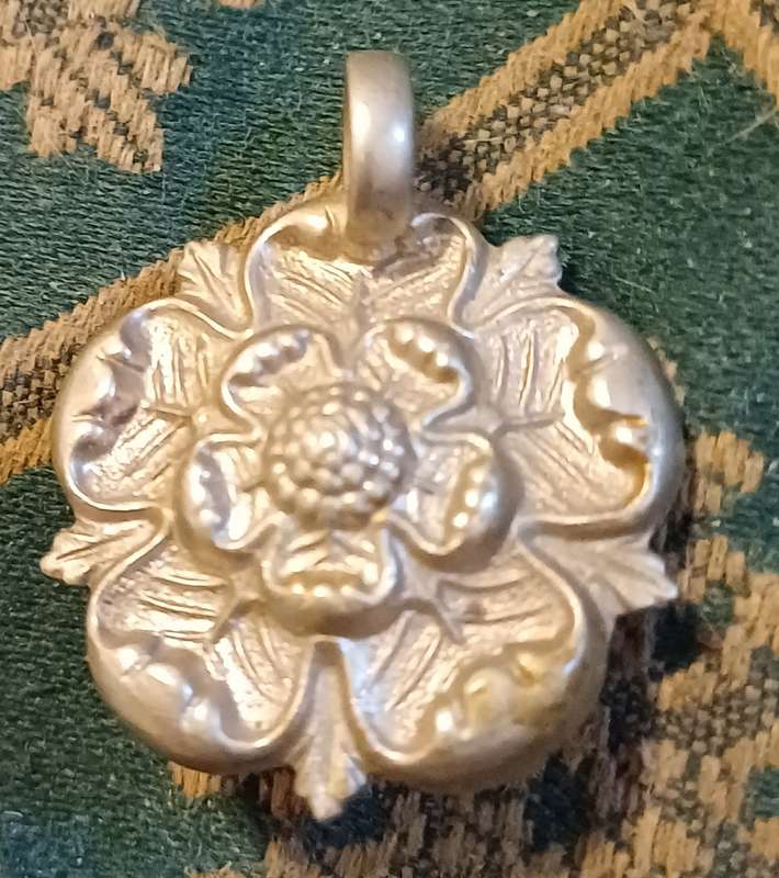 Chin Strap Rosette for Home Service Pith Helmet Chain