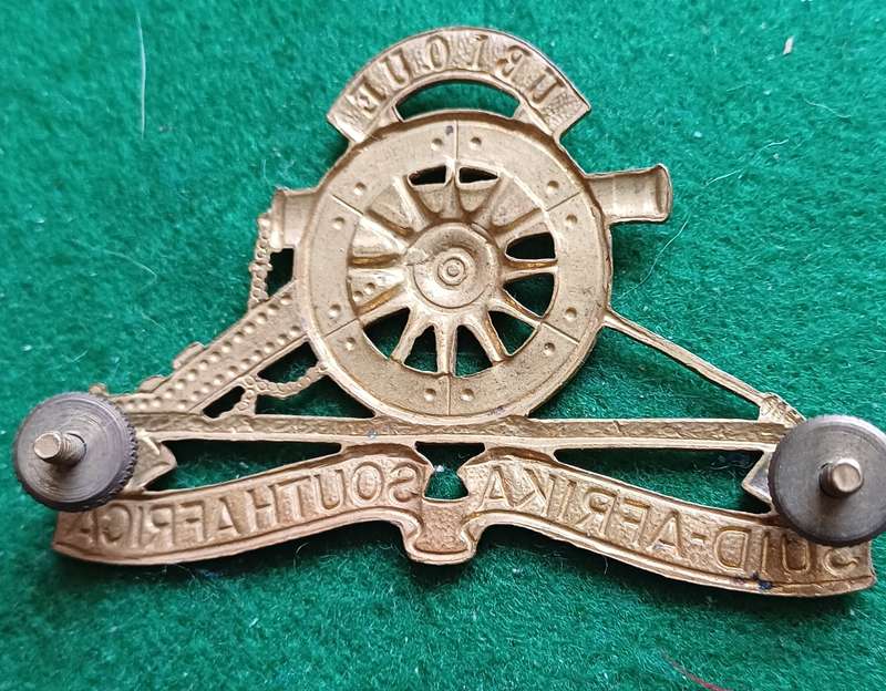 SADF SA Artillery brass cap badge D235