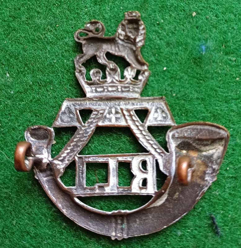 SA UDF Rand Light Infantry brass cap badge