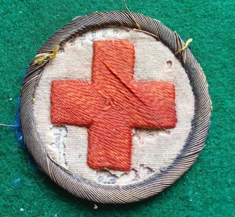 Red Cross bullion badge, pos Cape Med Corps