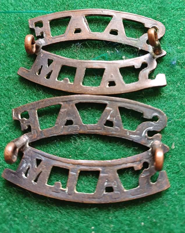 SA Air Force brass titles pair, 40mm wide