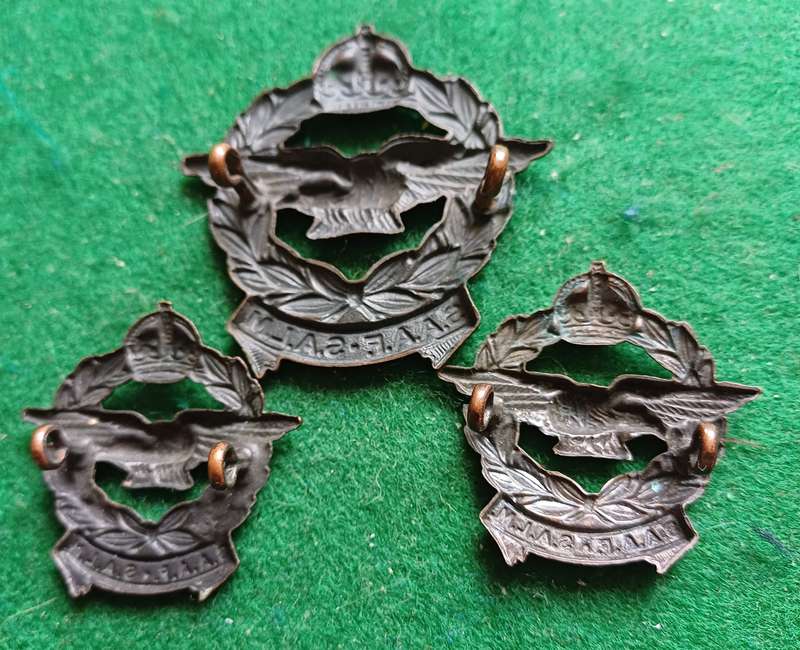 SA Air Force WWII KC blackened cap badge and collars