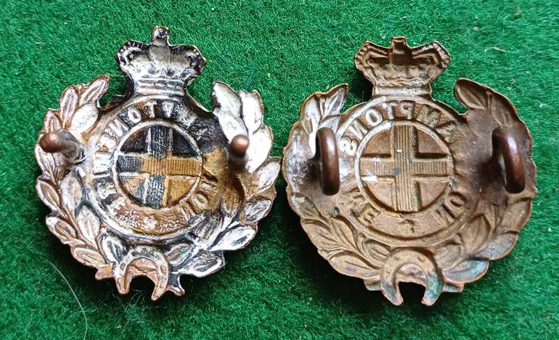 British Army, Northamptonshire regt brass QVC collars pair