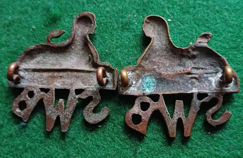 British Army, South Wales Borderers bronze Officer's collars pair