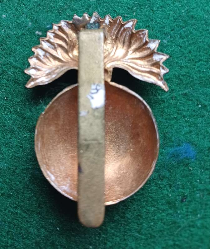 British Army Royal Inniskilling Fusiliers BiM cap badge, flag left