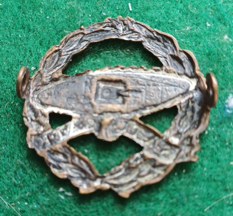 SA UDF SA Tank Corps WWII brass beret badge, O1474, worn 1940 - 41