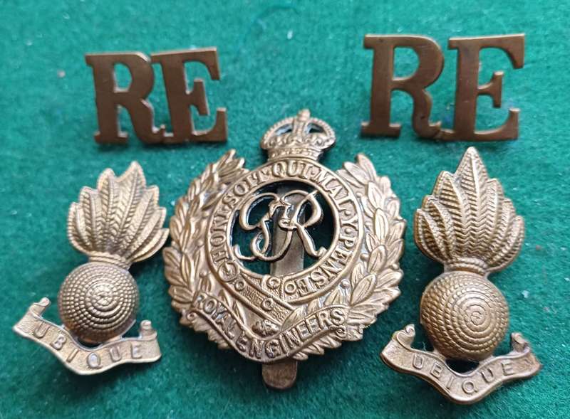 British Army: Royal Engineers, brass cap badge, collars pair, titles pair set.