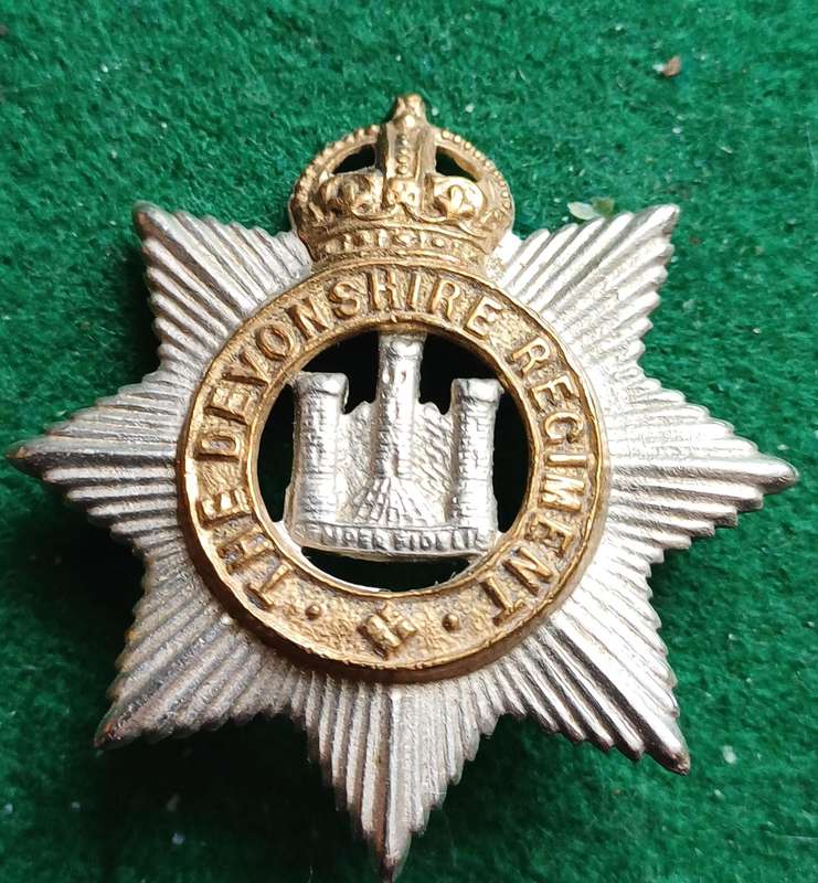 British Devonshire Regt BiM cap badge