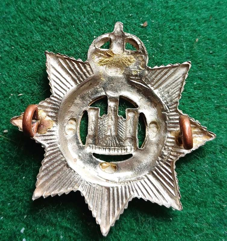 British Devonshire Regt BiM cap badge