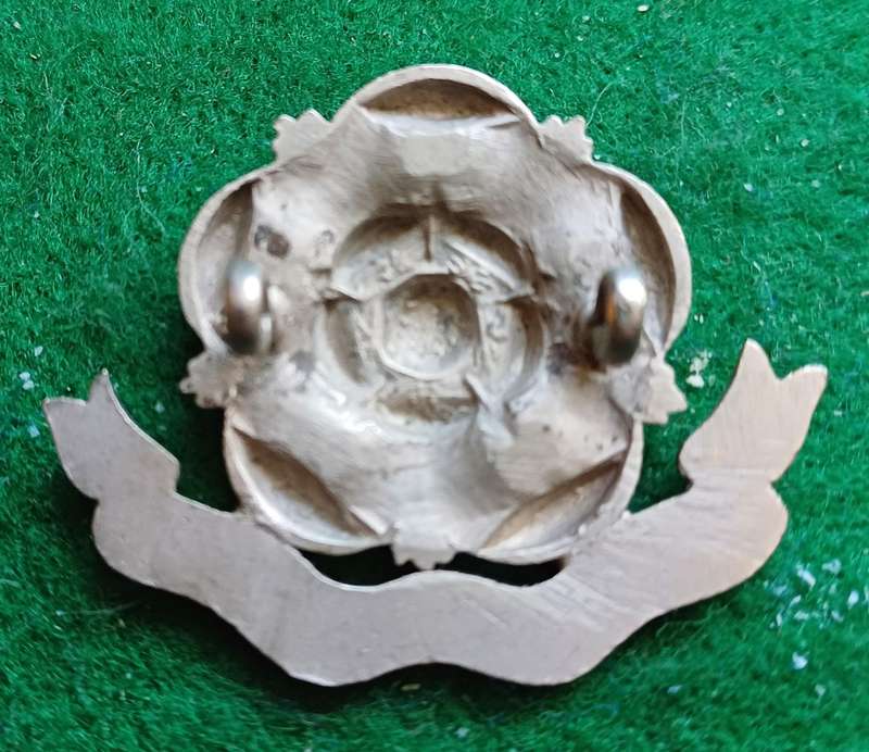 British Army, East Lancashire Regt single Officer's collar badge, (pos silver.)