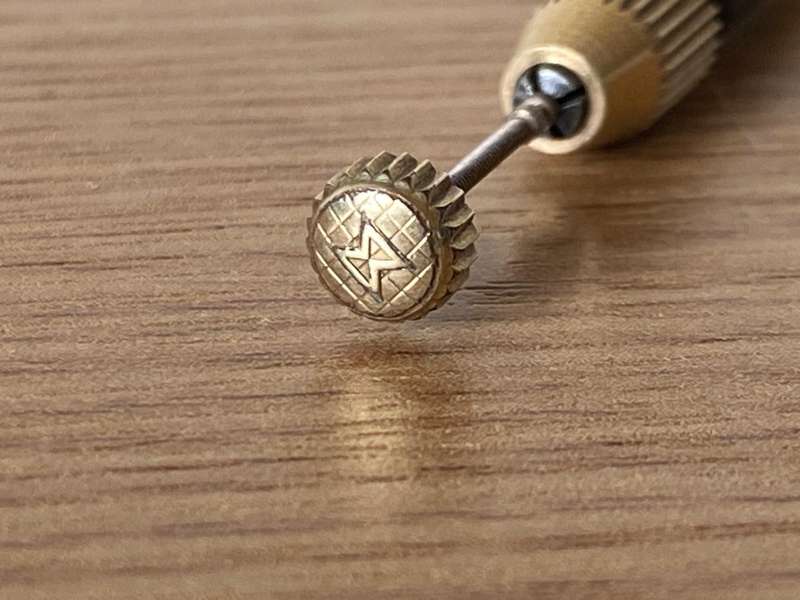 EDOX - 5.5mm gold crown