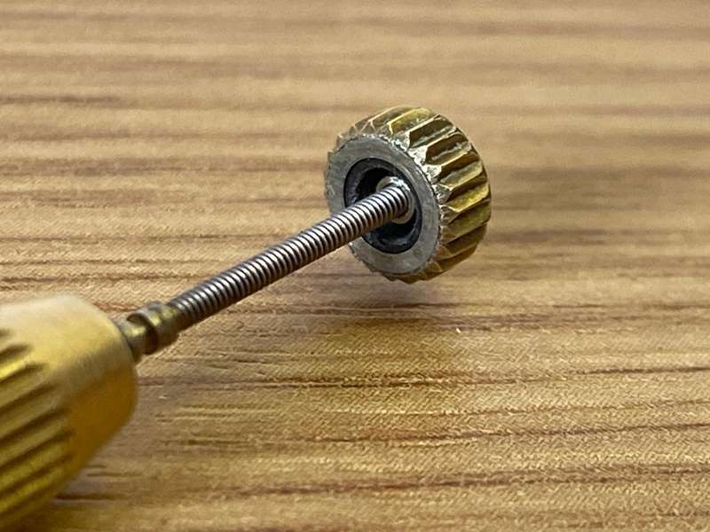 EDOX - 5.5mm gold crown
