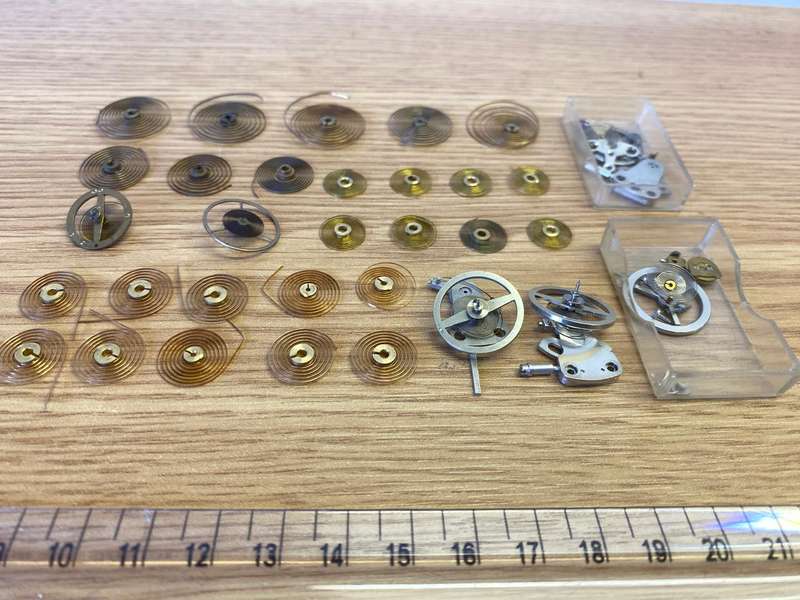 Clock balance hairsprings