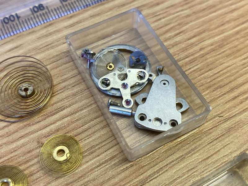 Clock balance hairsprings