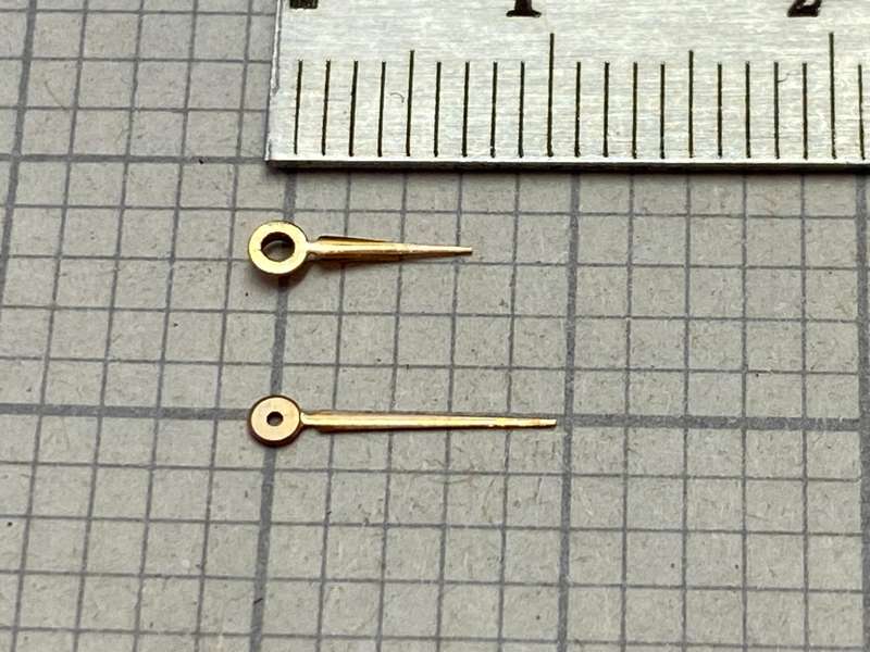 Paired hour & minute hands for mid size watch