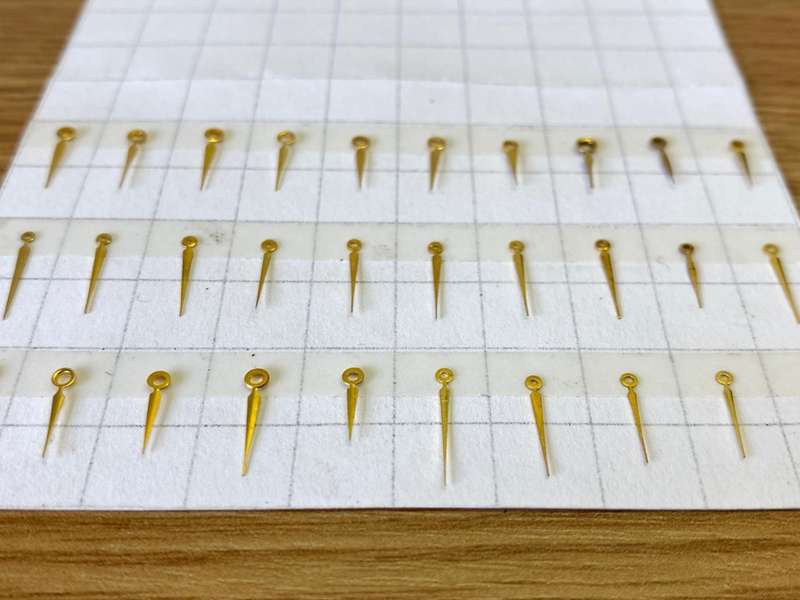 Hour & minute hands for watch - gilt baton