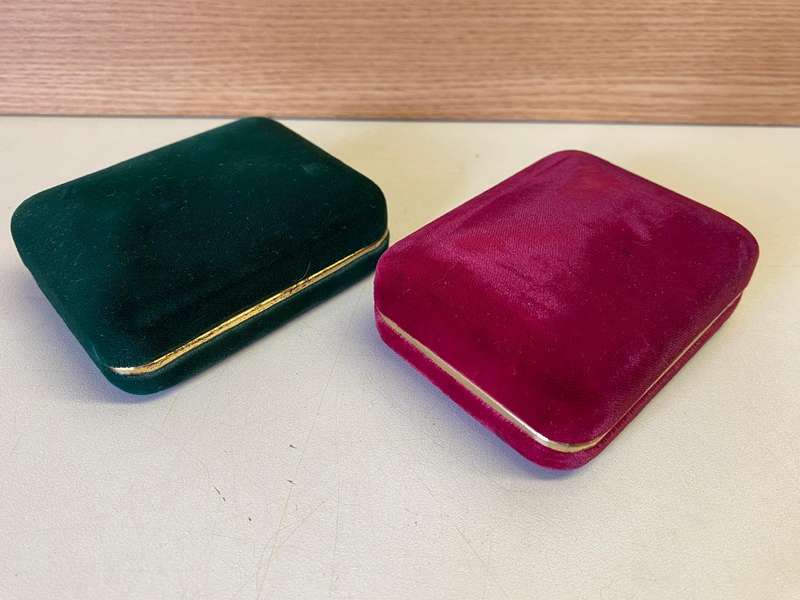 2 Velvet boxes for 1 Oz Krugerrand or similar size coin
