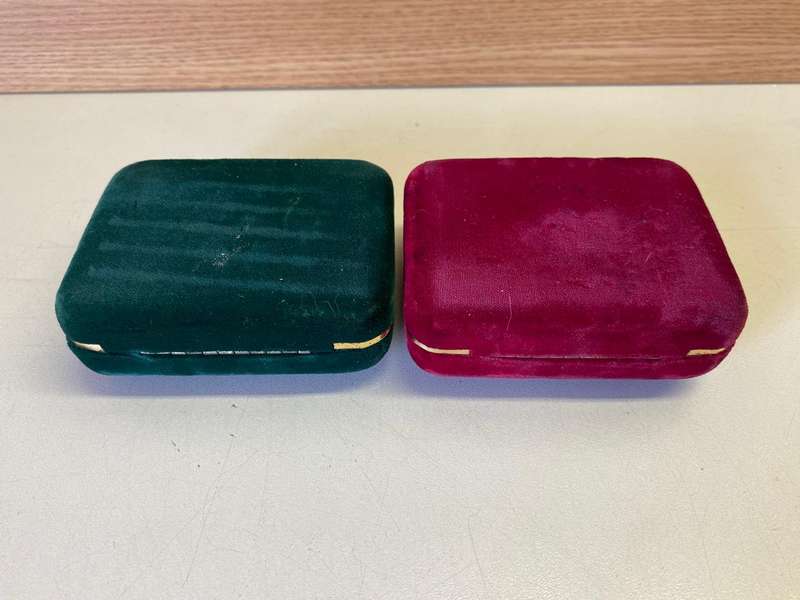 2 Velvet boxes for 1 Oz Krugerrand or similar size coin