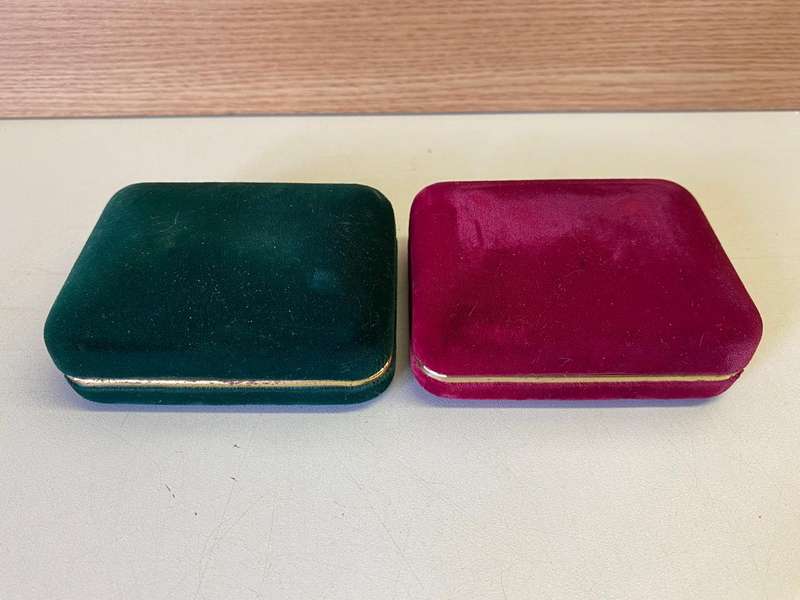 2 Velvet boxes for 1 Oz Krugerrand or similar size coin