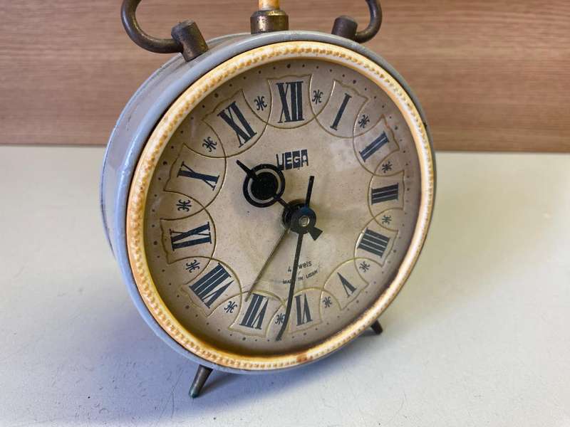 VEGA - antique USSR alarm clock - parts/repair
