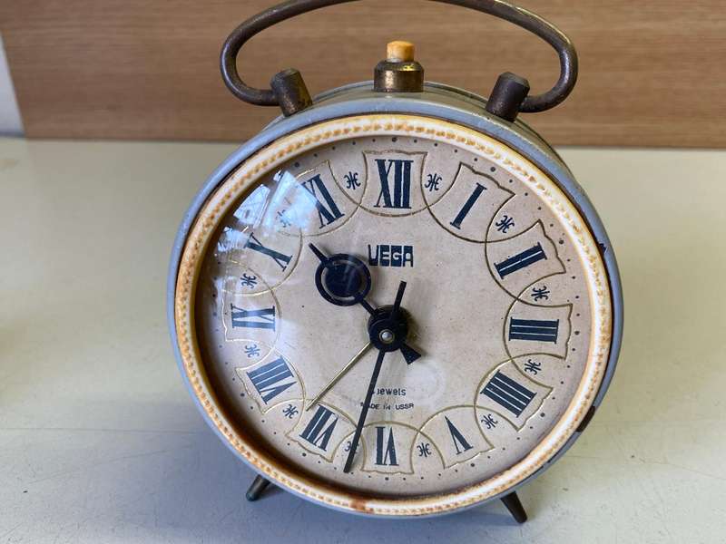 VEGA - antique USSR alarm clock - parts/repair