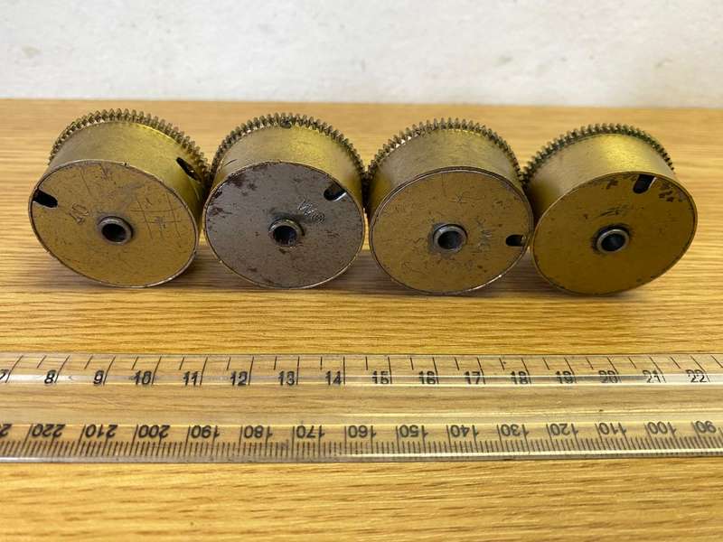 Clock mainspring barrels