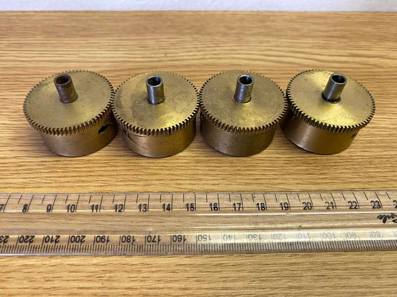 Clock mainspring barrels