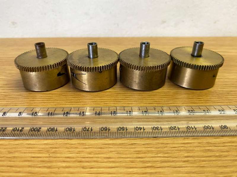 Clock mainspring barrels