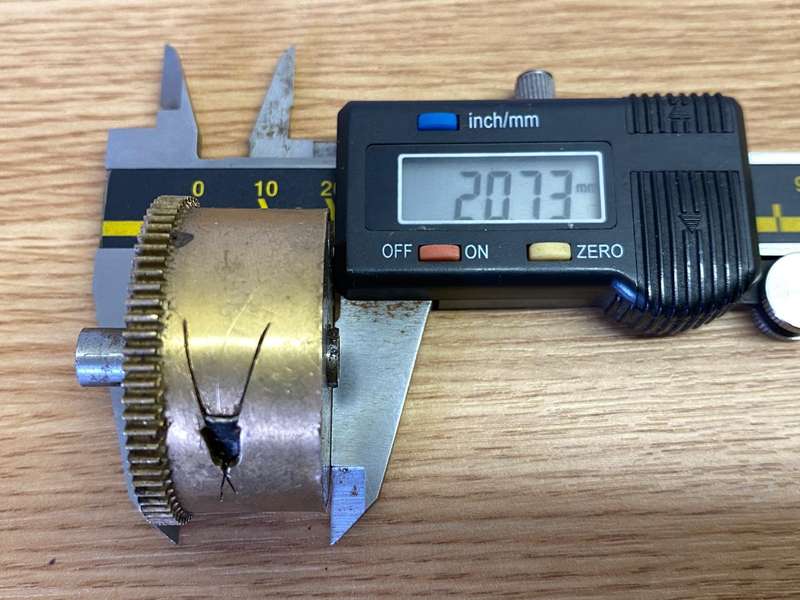 Clock mainspring barrels