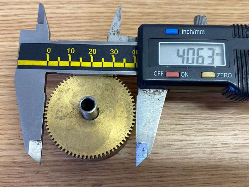 Clock mainspring barrels