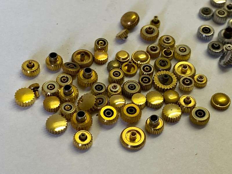 Assorted used watch crowns - 100+ pieces - lot 1