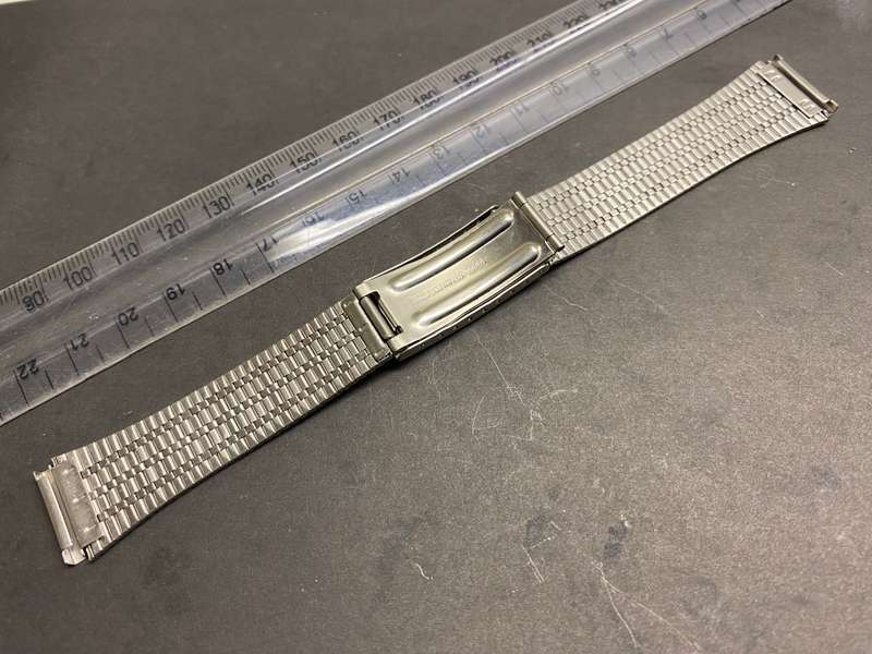 18mm stainless steel strap - gold accents