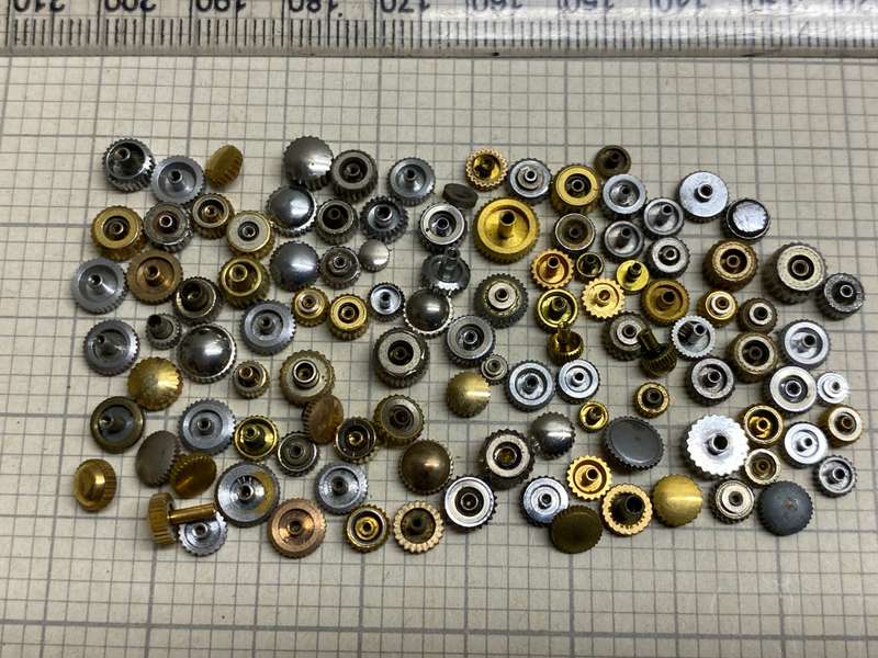 Assorted used watch crowns - 100+ pieces - lot 1