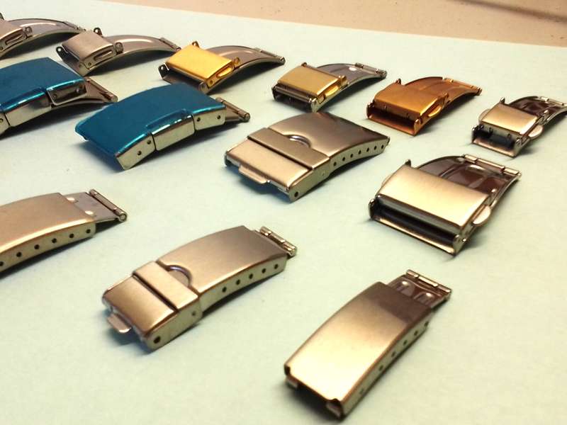 16 x tri-fold bracelet clasps