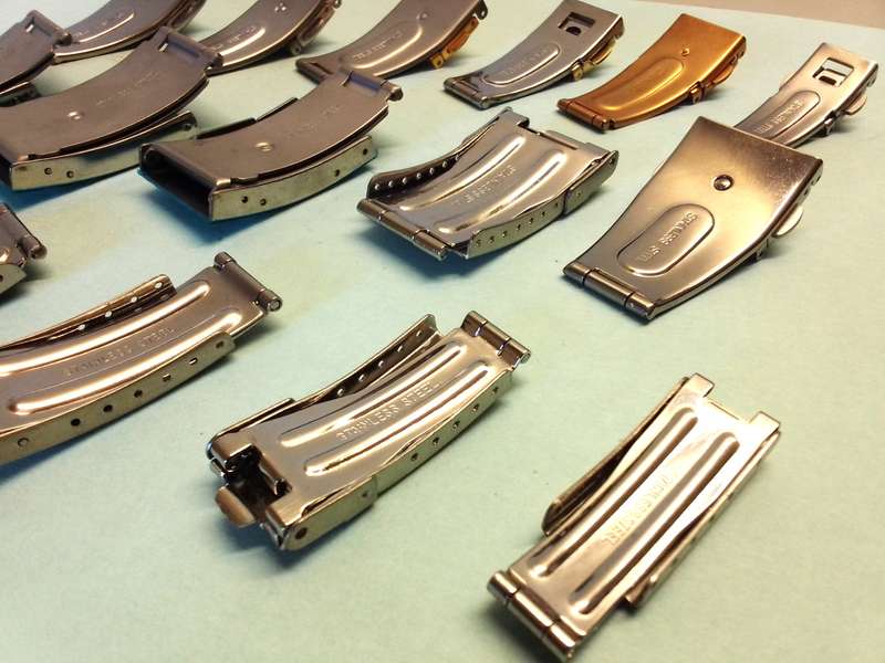 16 x tri-fold bracelet clasps