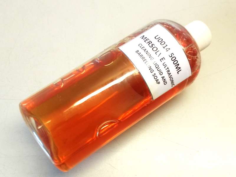 Ultrasonic cleaning liquid