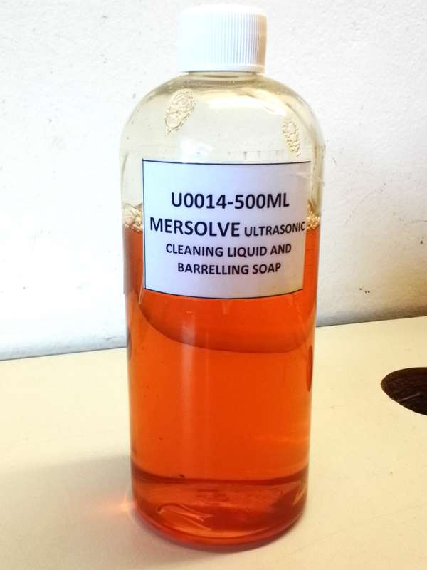 Ultrasonic cleaning liquid
