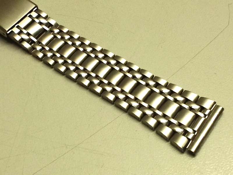 Used 18mm stainless steel bracelet