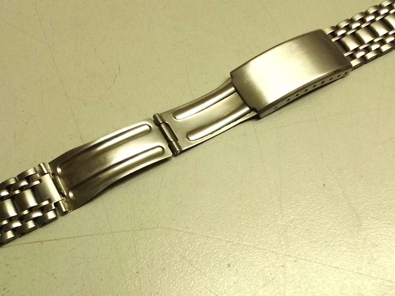 Used 18mm stainless steel bracelet