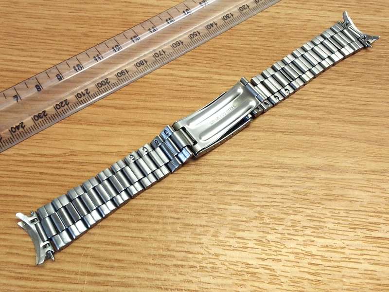 Used 18mm stainless steel bracelet - curved end links