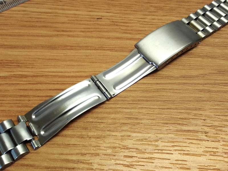 Used 18mm stainless steel bracelet - curved end links