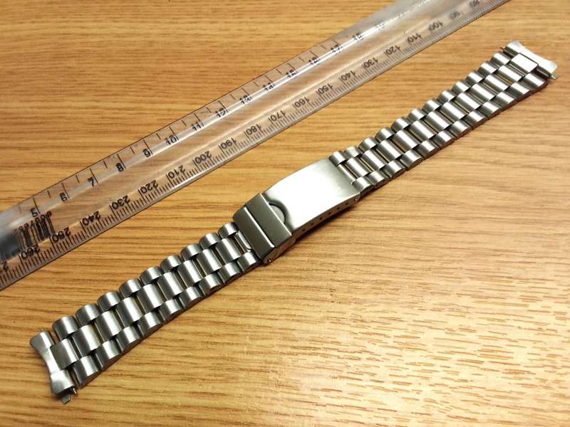 Used 18mm stainless steel bracelet - curved end links