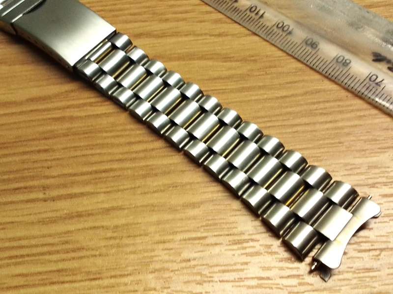 Used 18mm stainless steel bracelet - curved end links