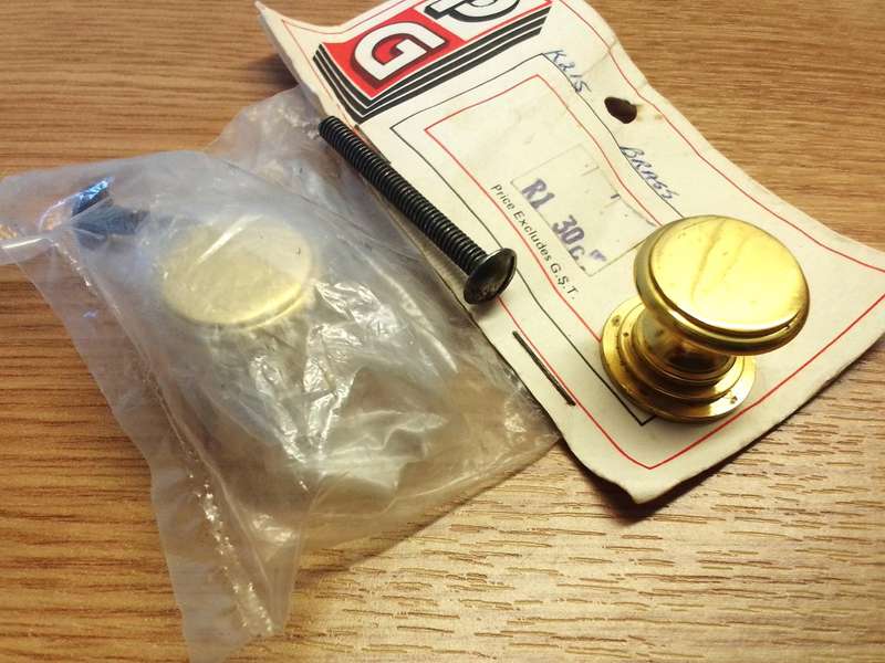20mm solid brass furniture knobs x 2