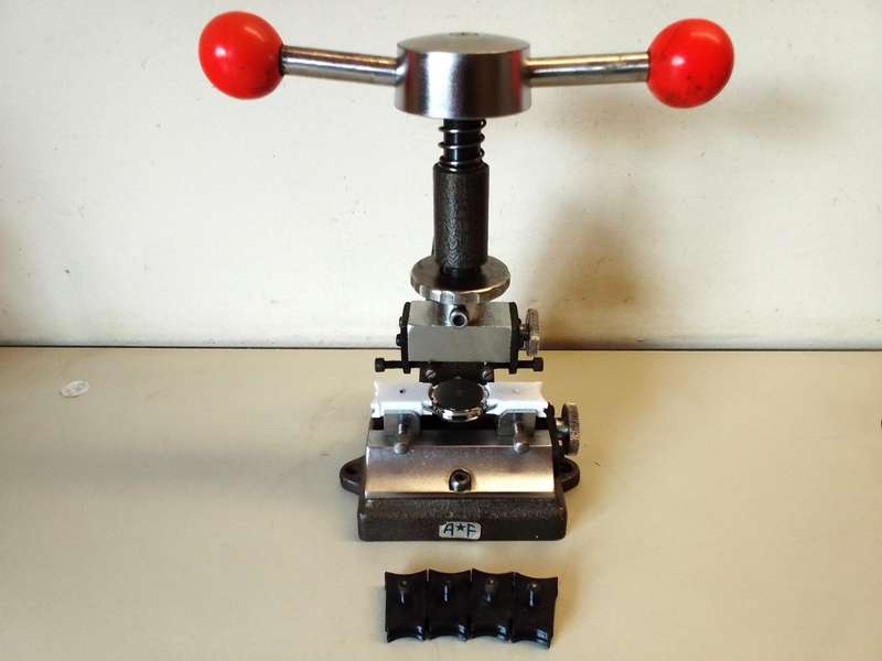 AF TOOLS - bench watch case opener