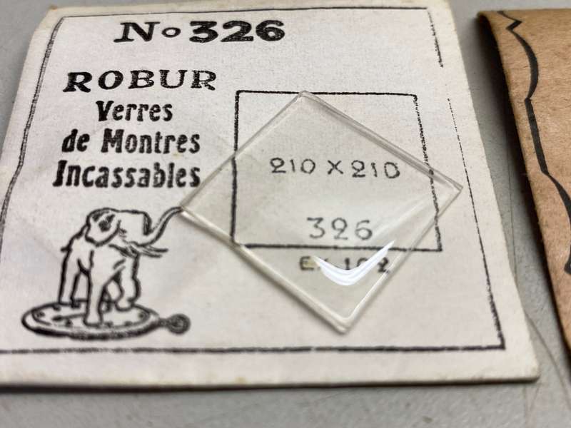 ROBUR - 20.1mm square watch crystal