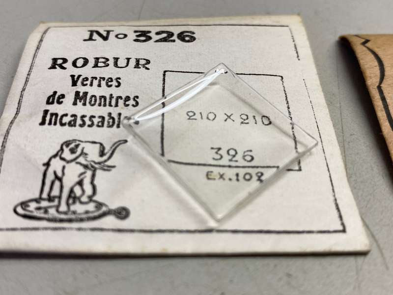 ROBUR - 20.1mm square watch crystal