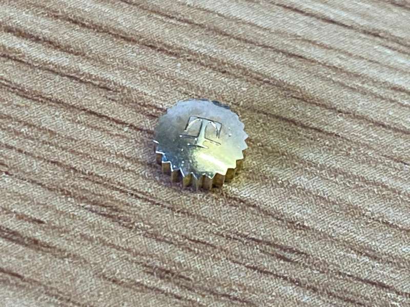 EDOX - 5.5mm gold crown
