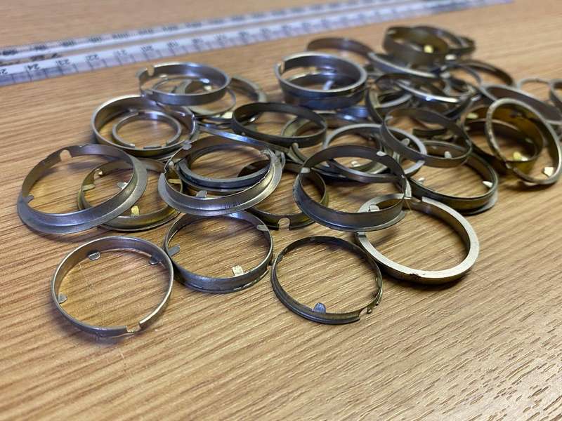 Watch movement retaining rings - 40 to 50 pieces - lot 2