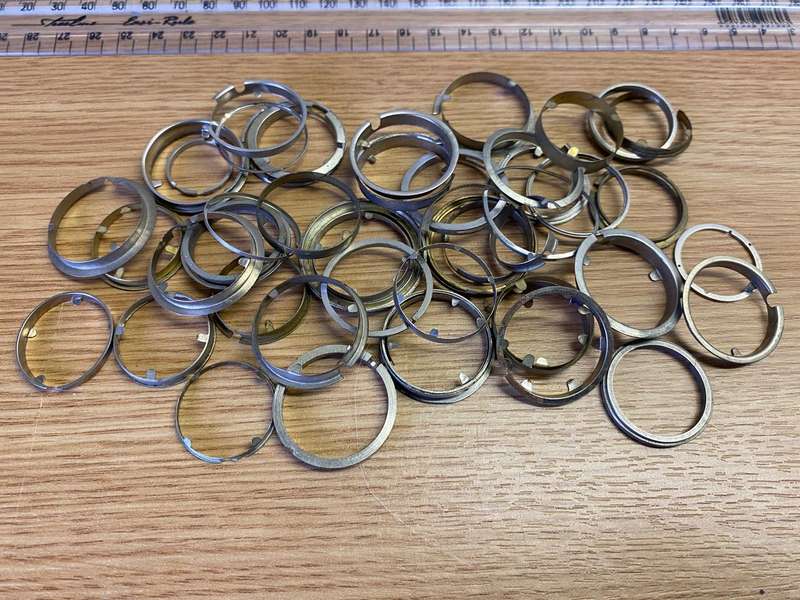 Watch movement retaining rings - 40 to 50 pieces - lot 2